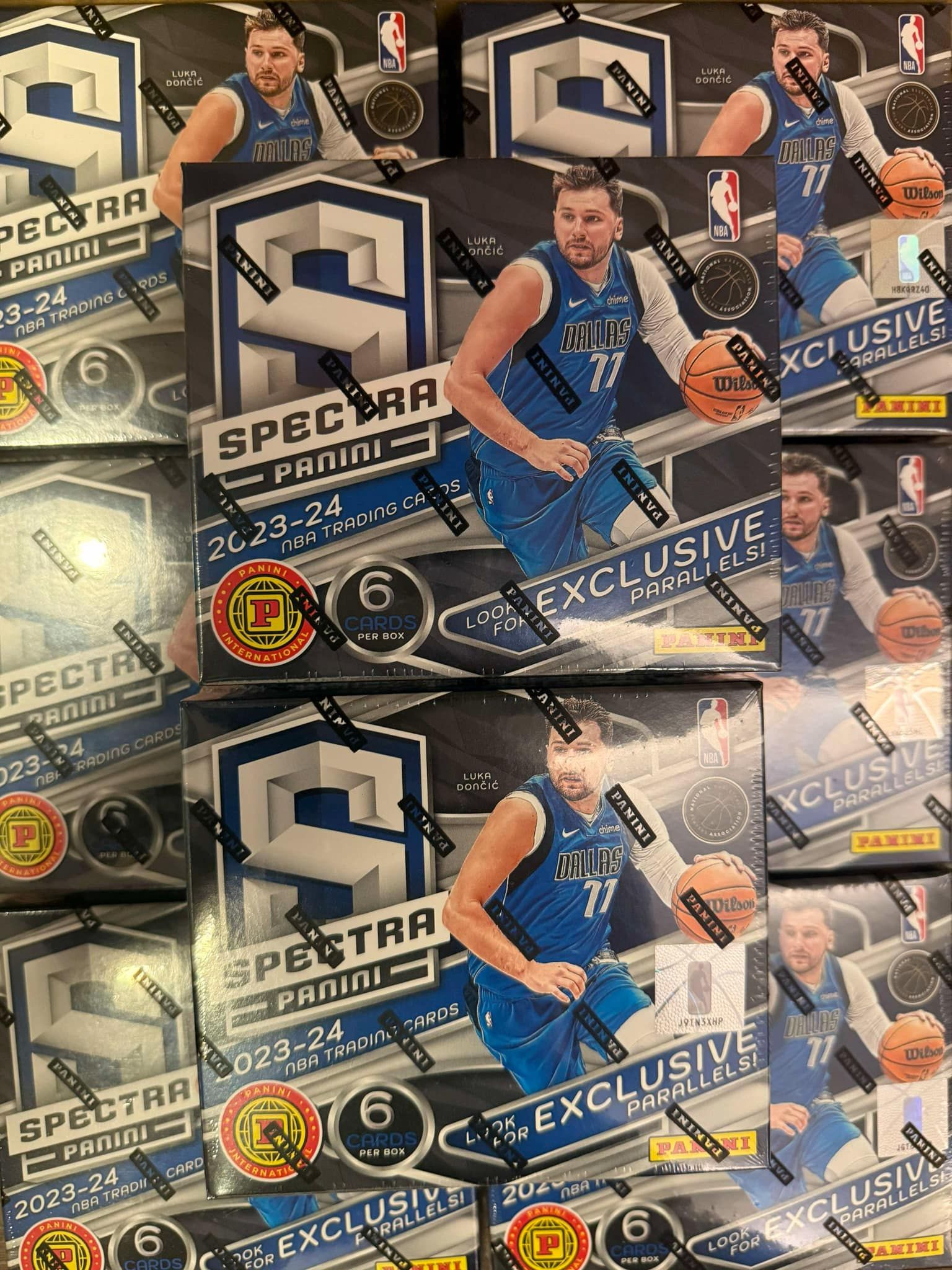 【現貨】2023-24 NBA Panini Spectra International （保一張泰坦或簽名）