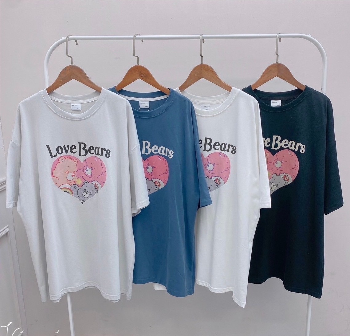 ㅣ現貨➕男女款ㅣ𝟭𝟱𝟰𝙨𝙝𝙤𝙥 愛心三隻熊磨毛大版上衣