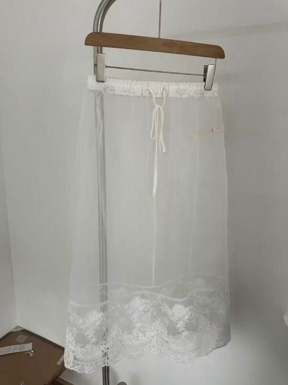 🫧鬆緊疊穿綁帶蕾絲襯裙-重工細緻蕾絲外面難尋