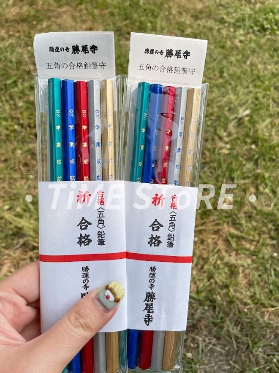 • 𝙏𝙞𝙈𝙀 𝙎𝙏𝙤𝙍𝙀 • 日本版現貨 ✈️ 大阪 勝尾寺 五角 合格鉛筆