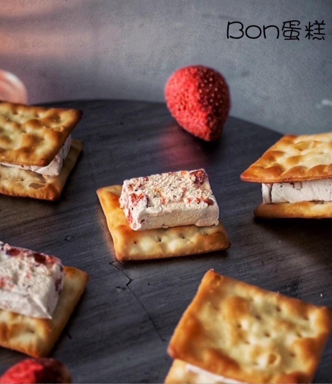 Bon蛋糕大湖草莓厚切牛軋餅