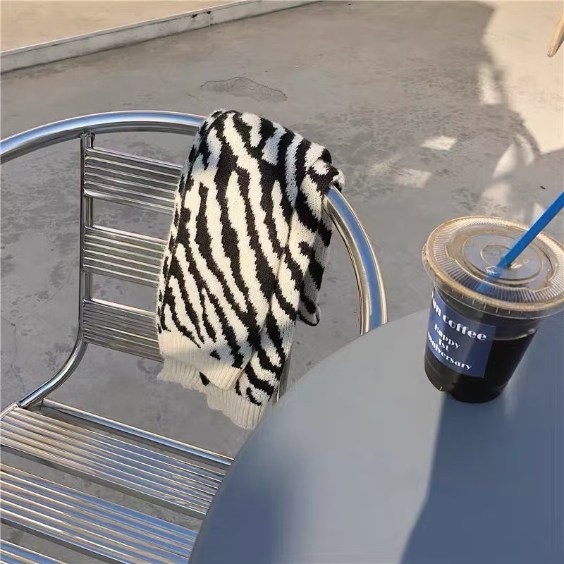 全新 清倉｜現🔥圍巾 斑馬紋圍巾 動物紋圍巾 圍脖 羊絨 短款 披肩 飾品清倉 早衣服》