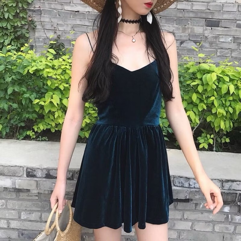 現🔥金絲絨 吊帶 連身 褲裙 性感復古風！v領細肩帶大露背 早衣服》出清