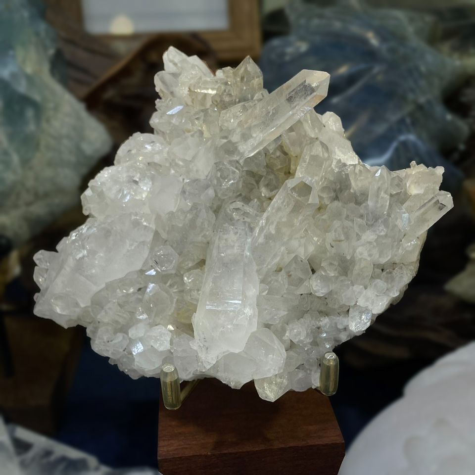 白水晶簇共生黑銀鈦