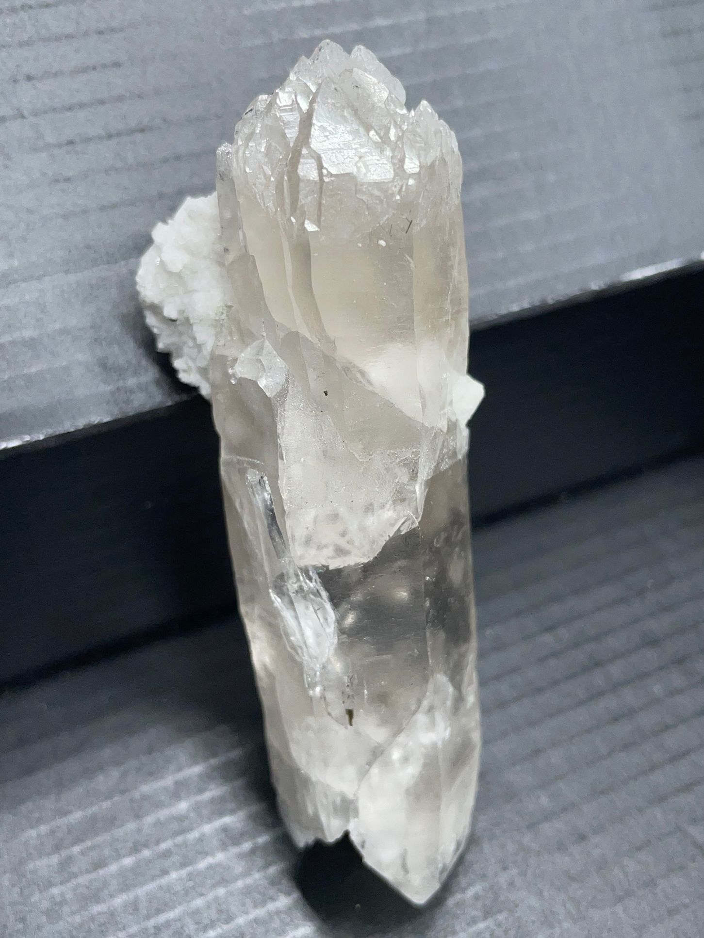 巴基斯坦斯卡杜淺煙晶