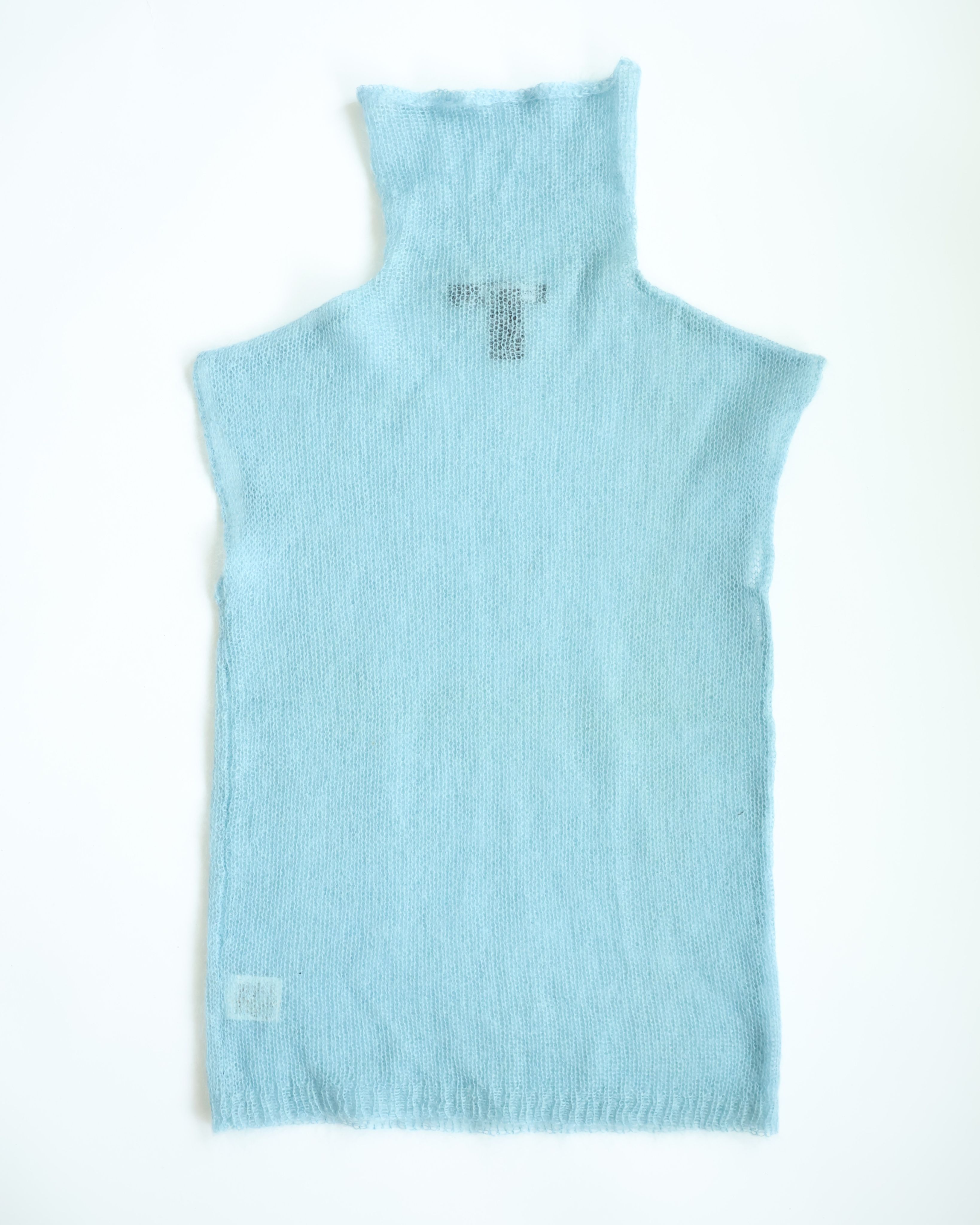 DKNY淺藍薄透膚鉤織毛衣