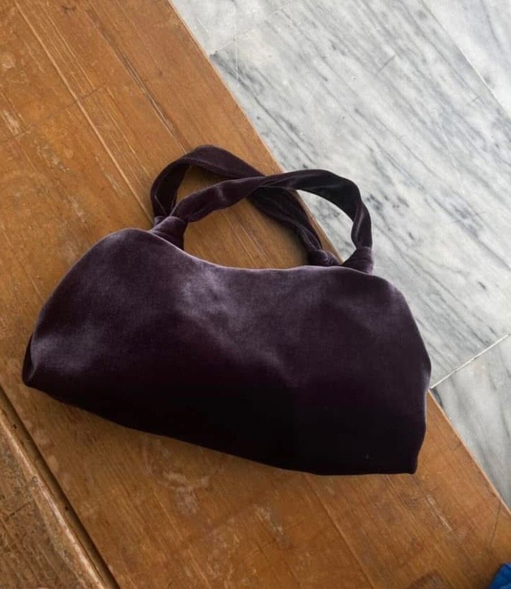 -寄售- The Cozy Nook 絨布雲朵包