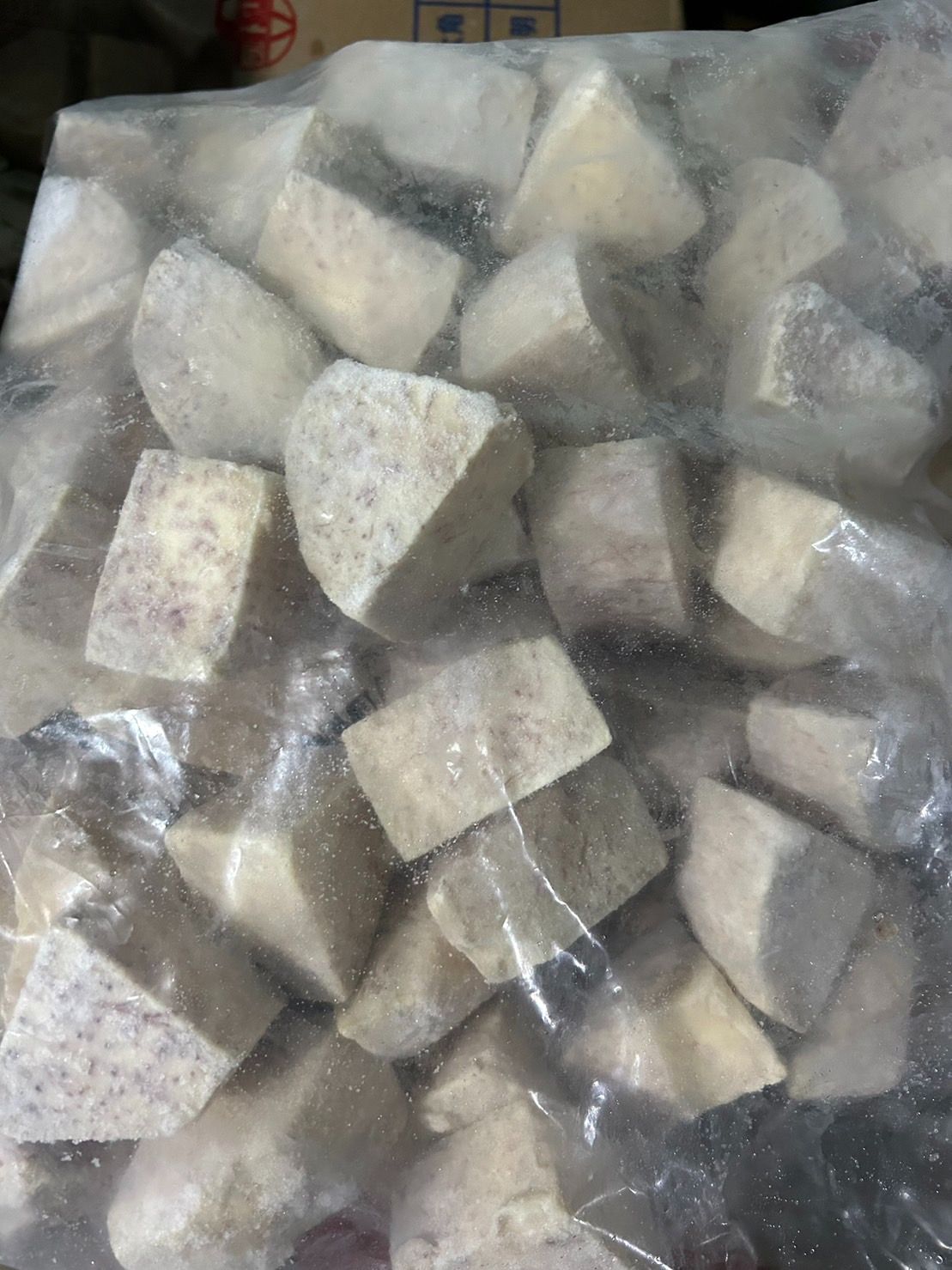 【極海鮮八號鋪】精選大芋頭角600g/包★芋頭心600g/包，已貼心削皮切塊★精選香濃芋頭角/芋心★做任何鹹料理都好方