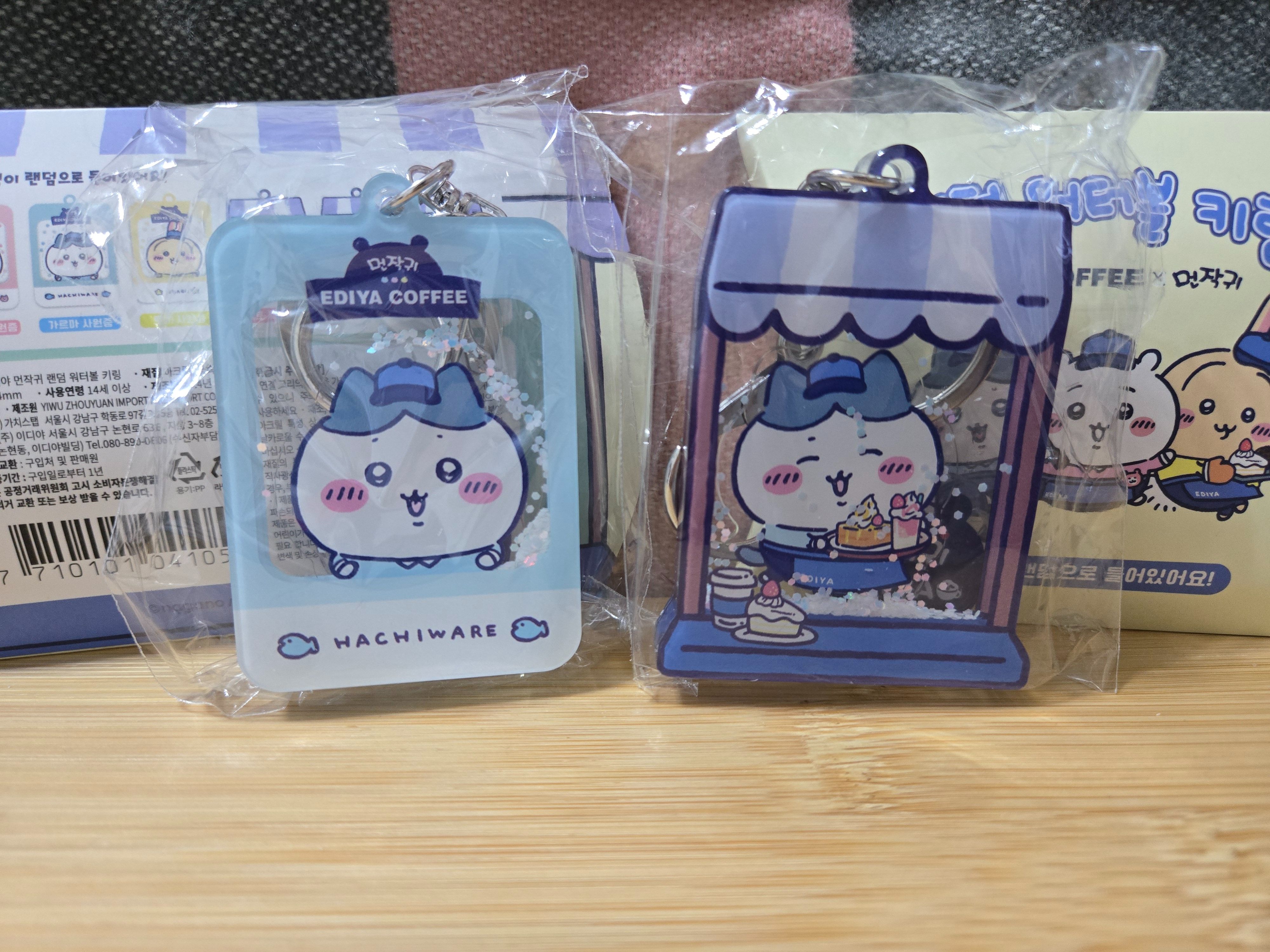 韓國限定 吉伊卡哇聯名EDIYA COFFEE 盲盒-閃亮亮咖啡廳吊飾（小八款）。鑰匙圈