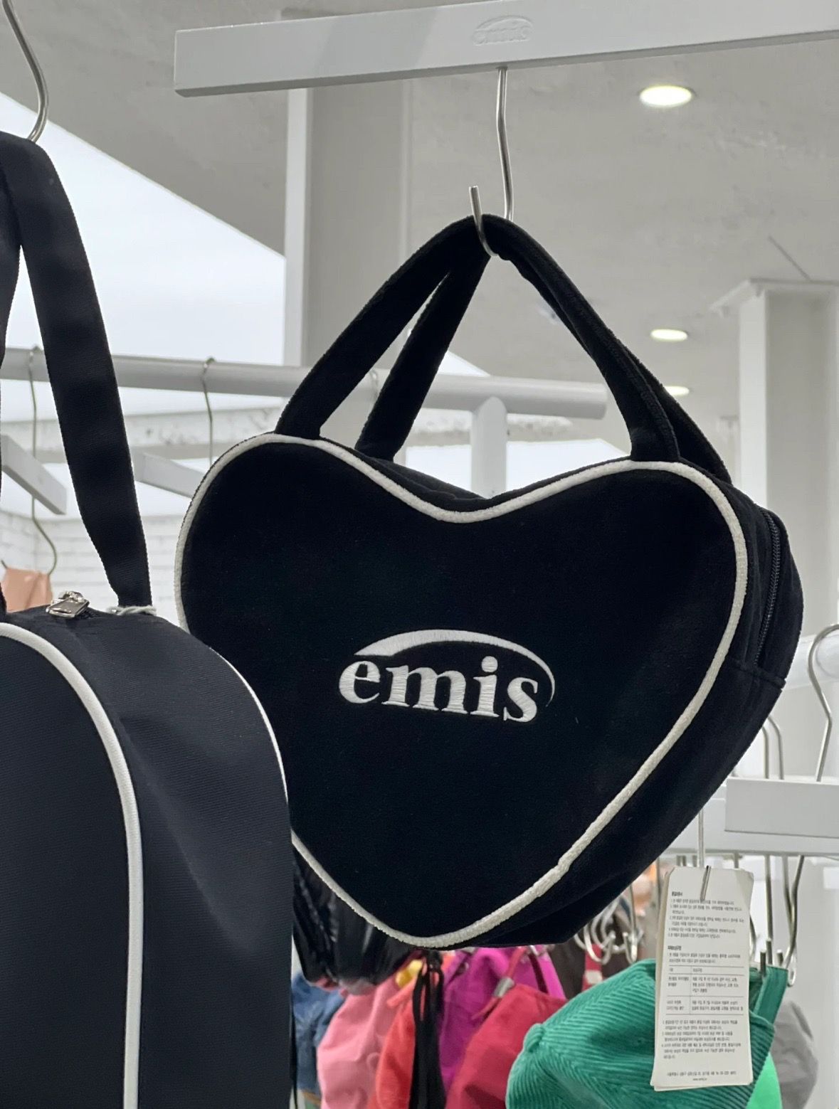 （現貨）🉐折扣款 🇰🇷Emis 絨毛愛心手提包