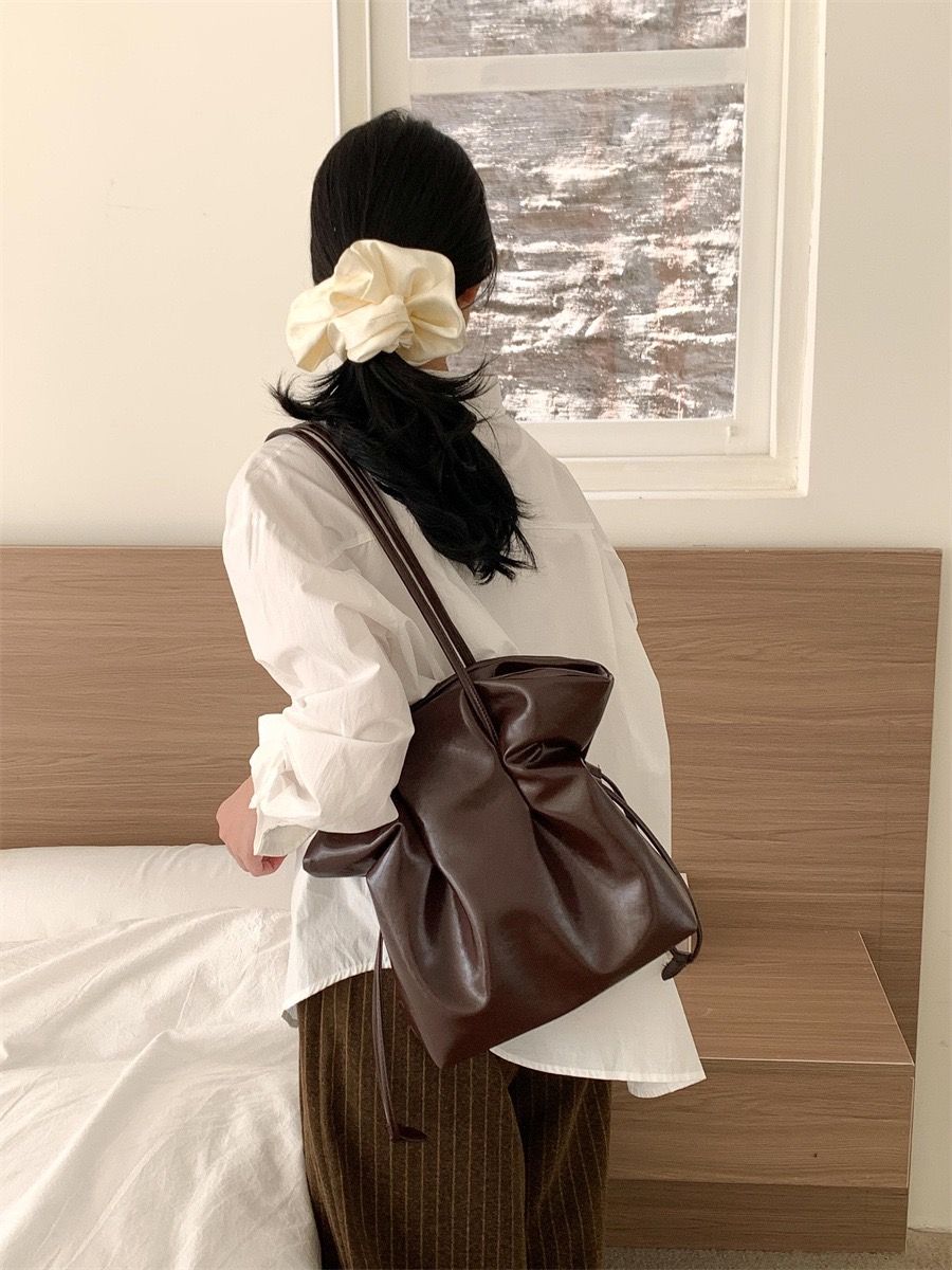 韓版造型皺褶軟皮單肩包（預購）