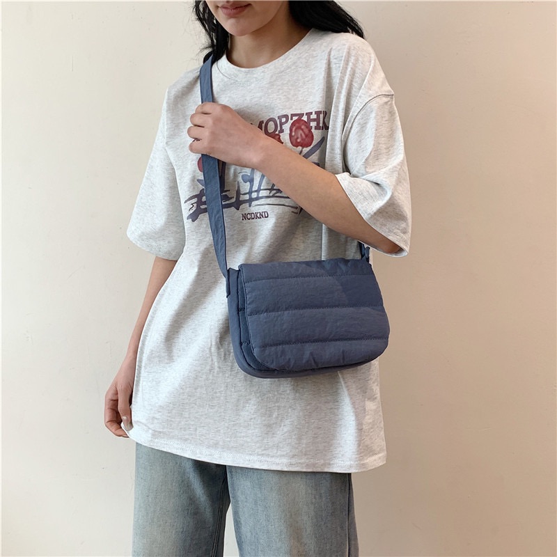 純棉輕巧斜背包（現貨）