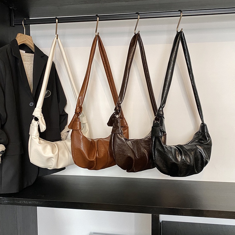 復古皺摺大容量餃子包（預購）