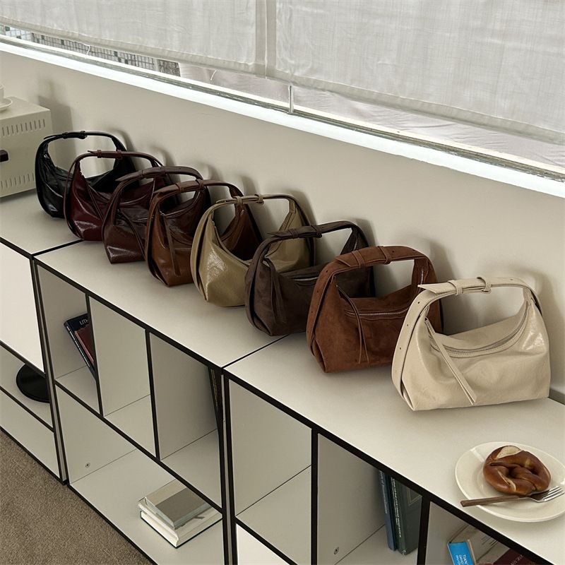 韓版麂皮復古百搭斜背包（預購）