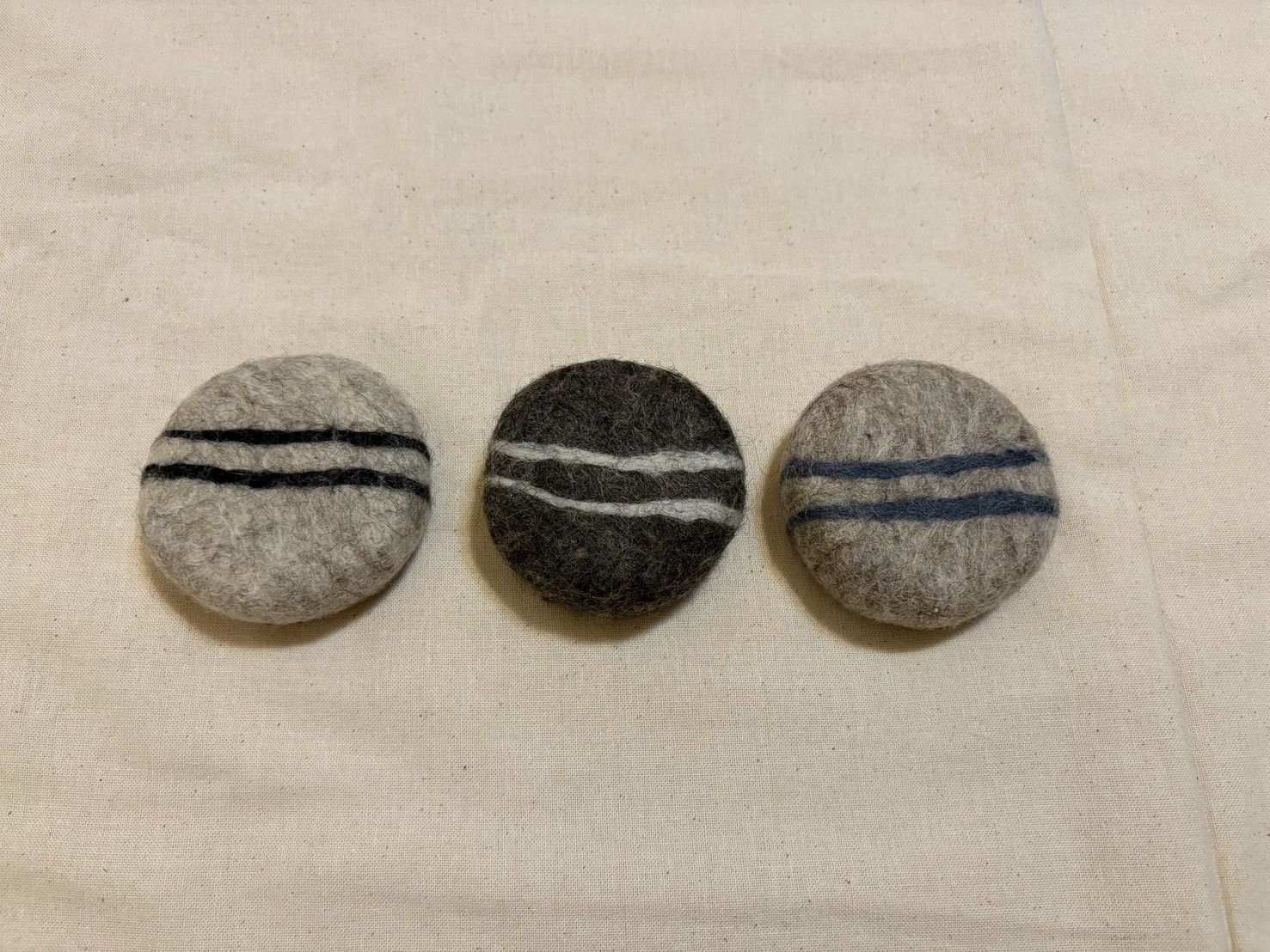 羊毛氈手工精油皂（玫瑰草/冬青/尤加利）