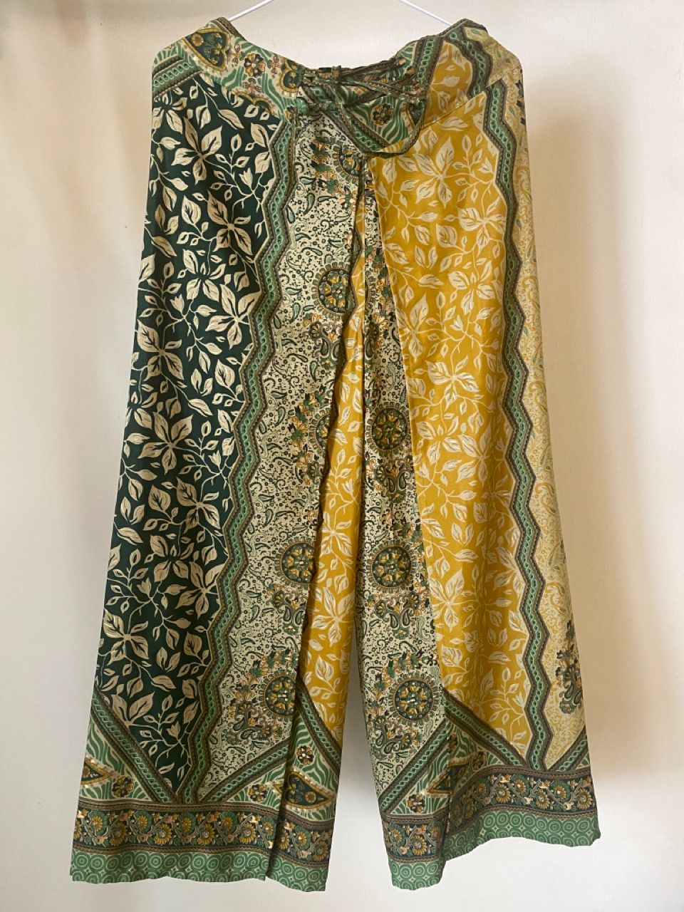 尼泊爾手工絲質黃綠花紋底長褲