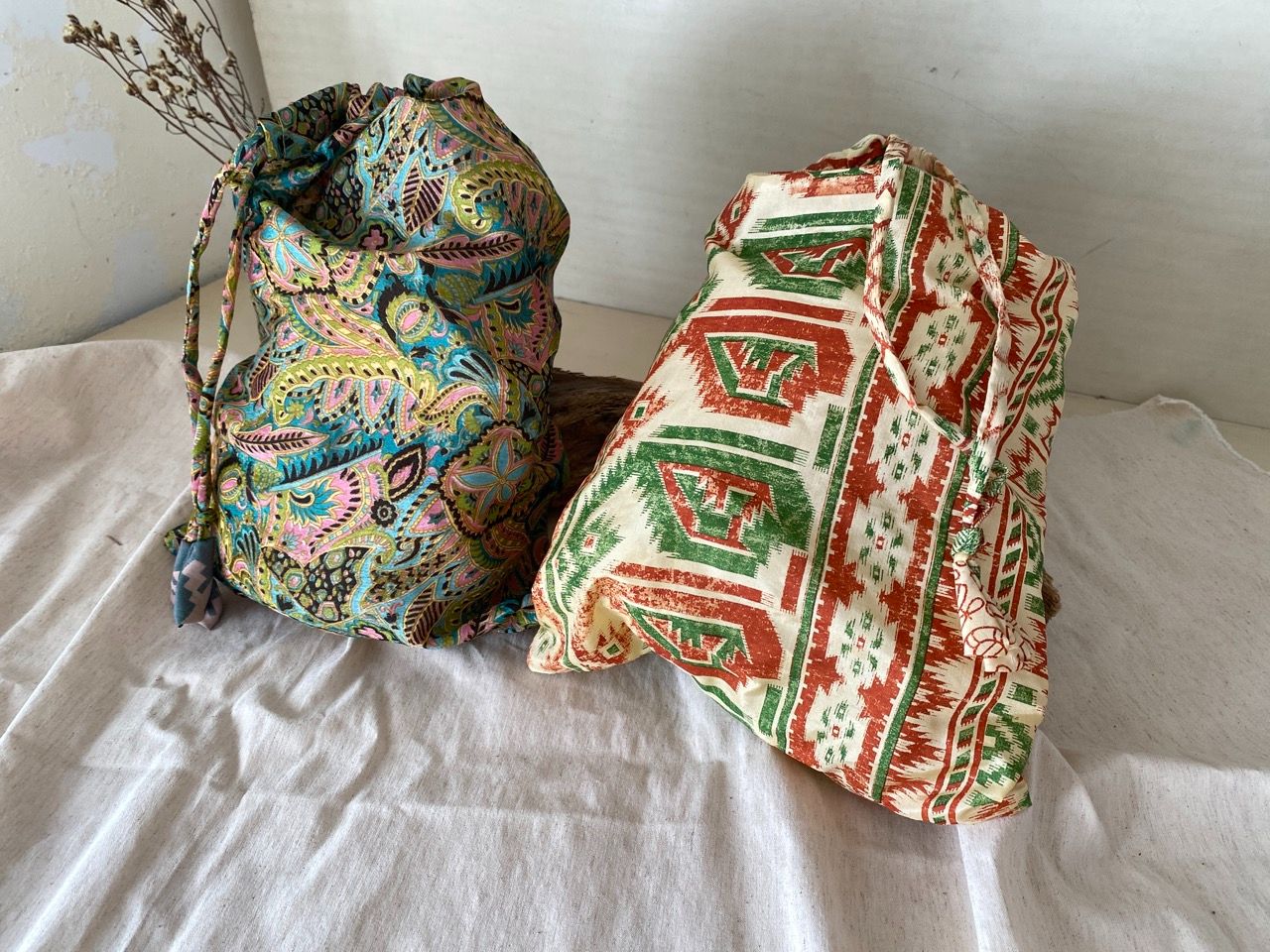 尼泊爾手作絲質剩布環保束口袋