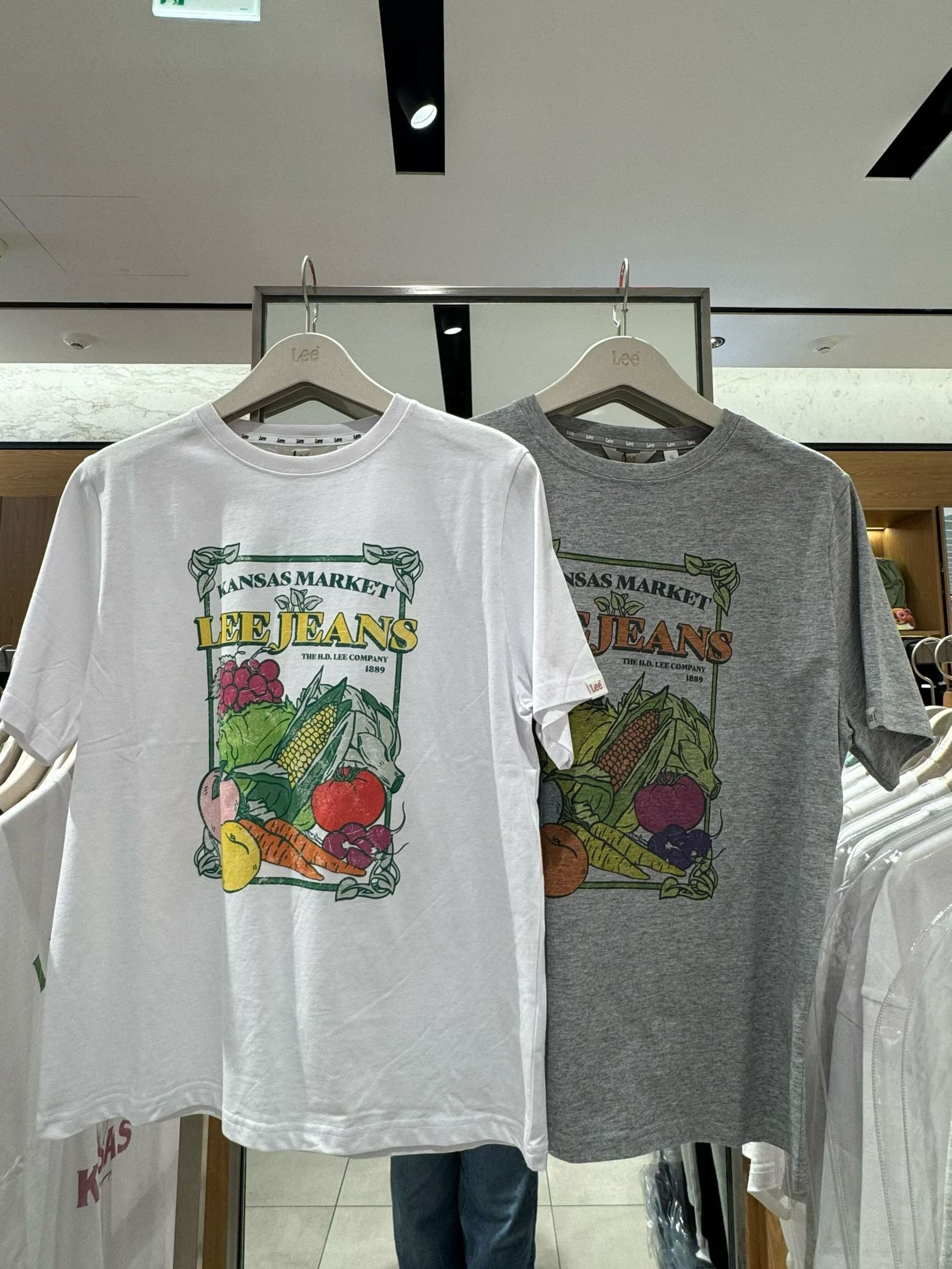 （預購）🇰🇷Lee 蔬果圖TEE 女款