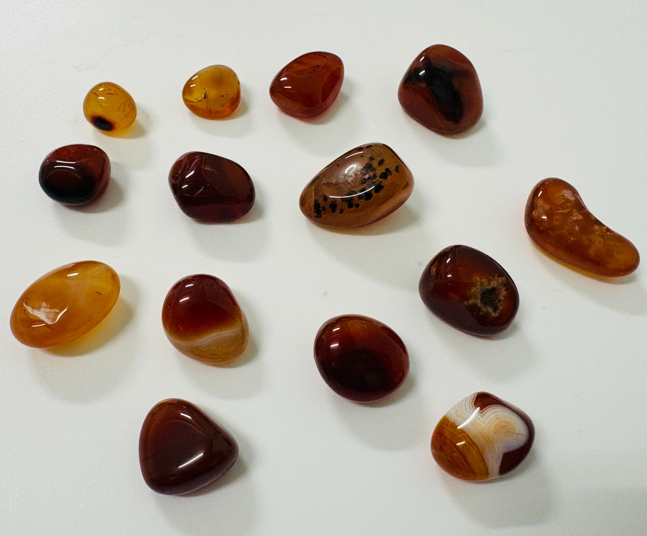 9.5成新現貨）天然 紅瑪瑙 原礦石 一包 100g 水晶-紅瑪瑙滾石 不拆售