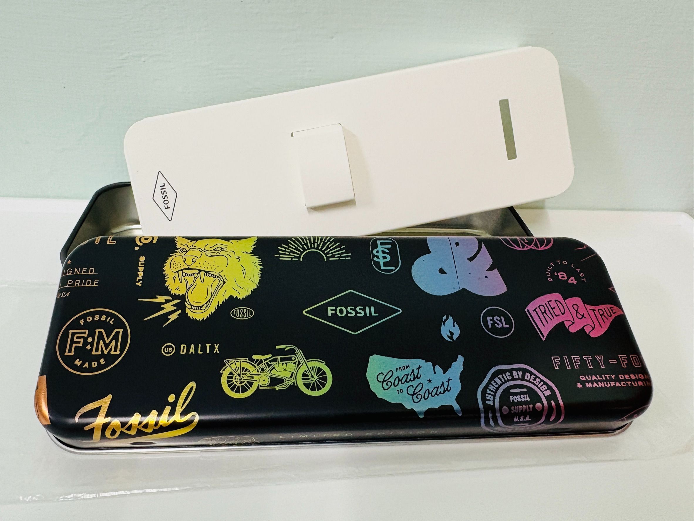 正版全新現貨）FOSSIL 手錶錶盒 不含手錶 約長17寬6高3公分