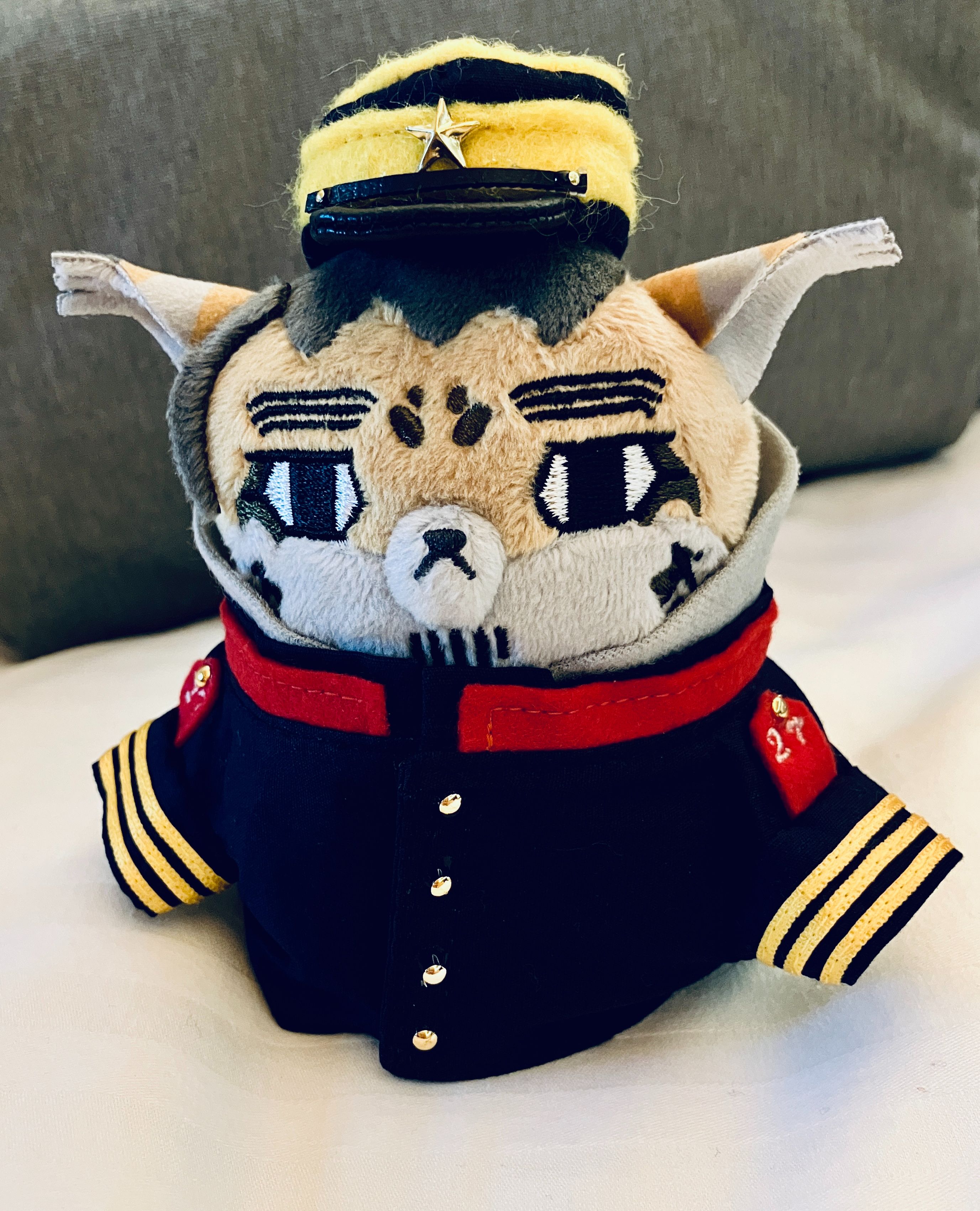 二手 尾形動物娃+上等兵軍服+軍帽