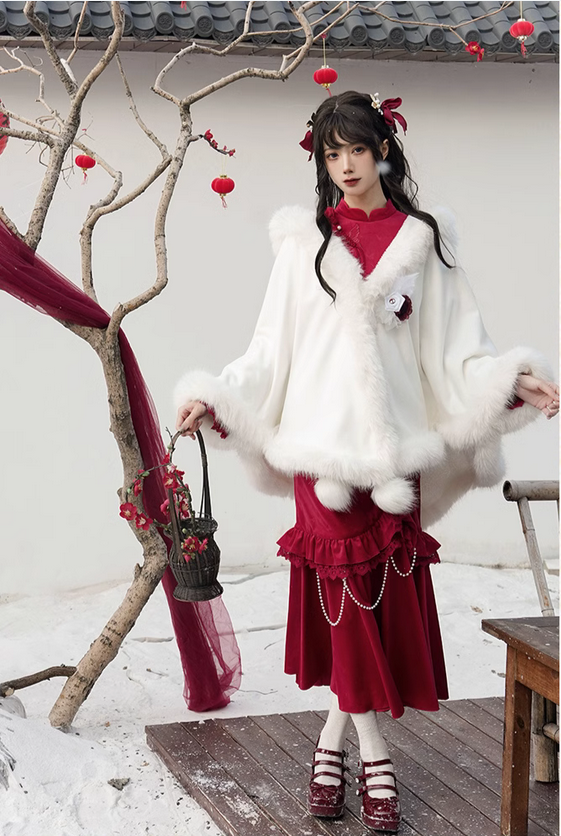 【預購代購】lolita巍峨 毛絨包邊雪球連帽加絨斗篷外套/厚款外套/加厚斗篷＆別針 歌德蘿莉塔 聖誕節 新年過年春節