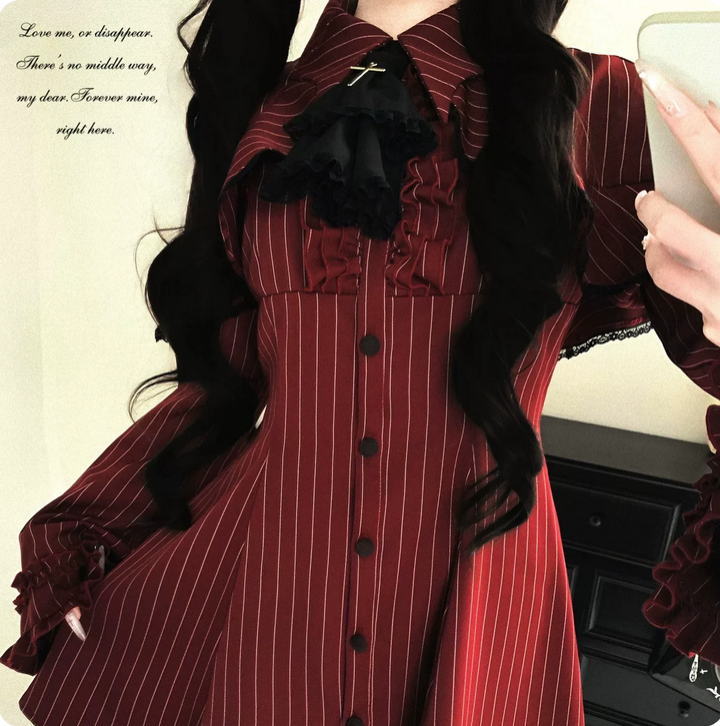 【代購預購】lolita血霧迷蹤 十字架領結荷葉邊蕾絲花邊直條紋翻領喇叭袖假兩件襯衫洋裝/連身裙/連衣裙 暗黑蘿莉塔