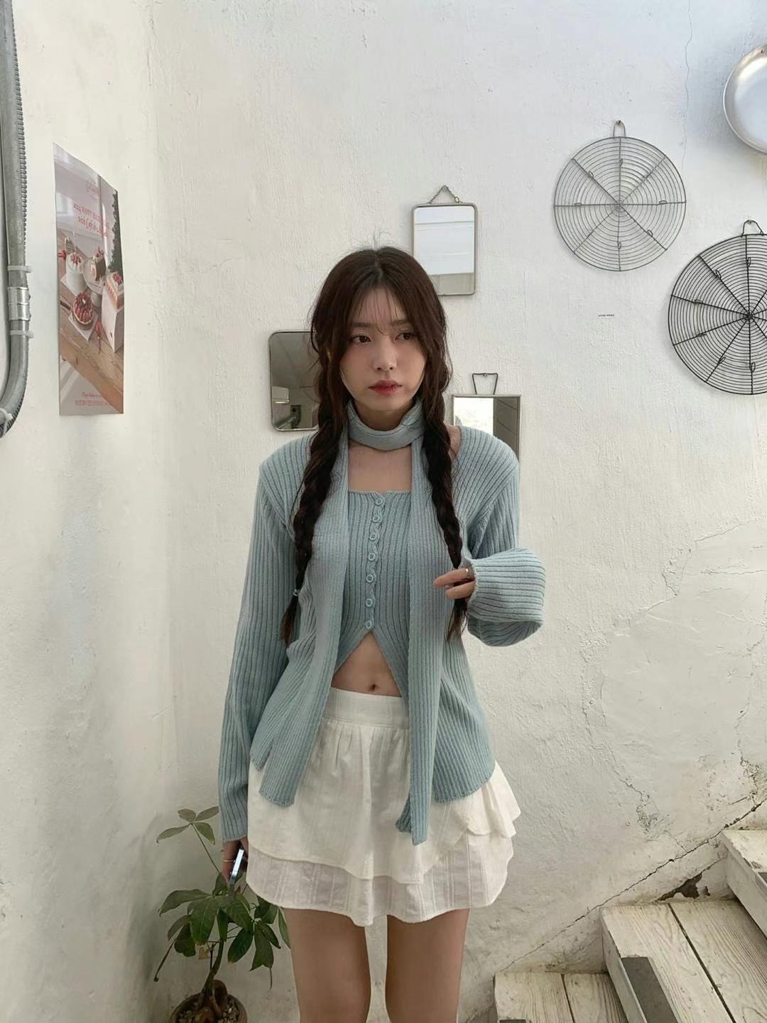 🏷ʏᴜɴᴀ’s ·正韓代購🇰🇷超韓系開衩坑紋長袖上衣+掛脖set