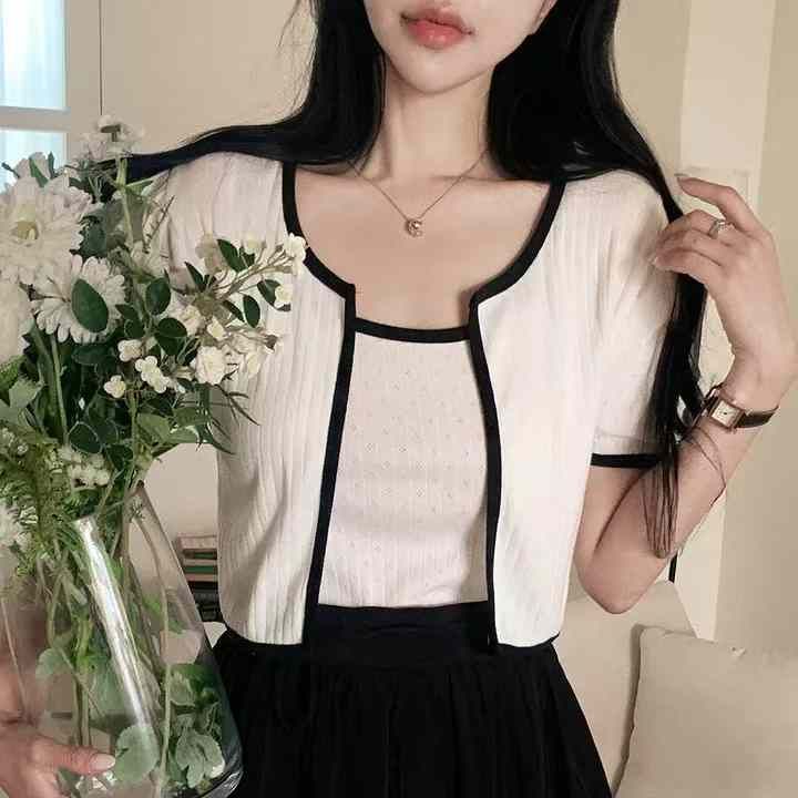 現貨+預購ෆ🏷ʏᴜɴᴀ’s ·正韓代購🇰🇷晨光花園💐針織提花短袖罩衫+吊帶Set