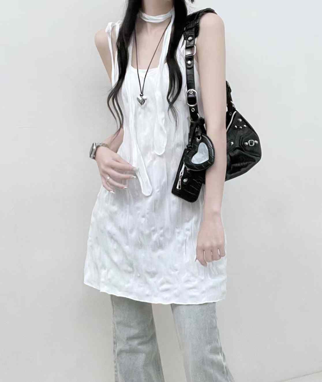 🏷ʏᴜɴᴀ’s ·正韓代購🇰🇷月皺光紋🌙絲感背心洋裝+脖帶set