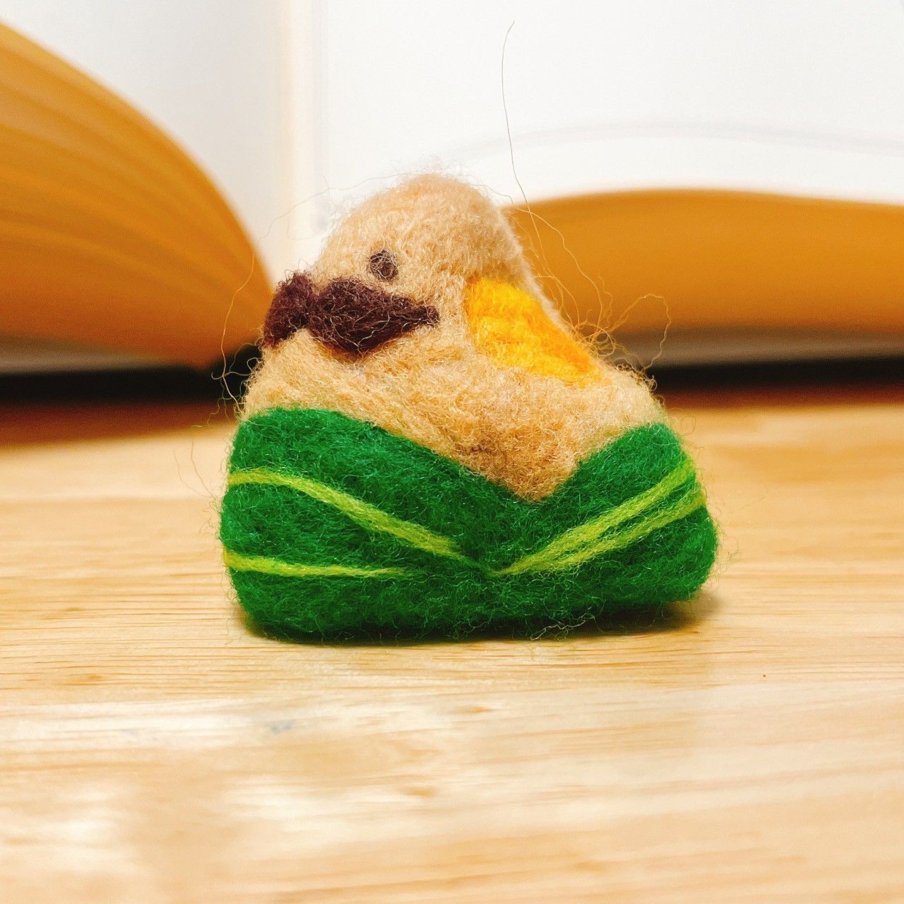預購。鬍子粽羊毛氈。擺飾（中）。咬一口鹹蛋黃。端午限定。