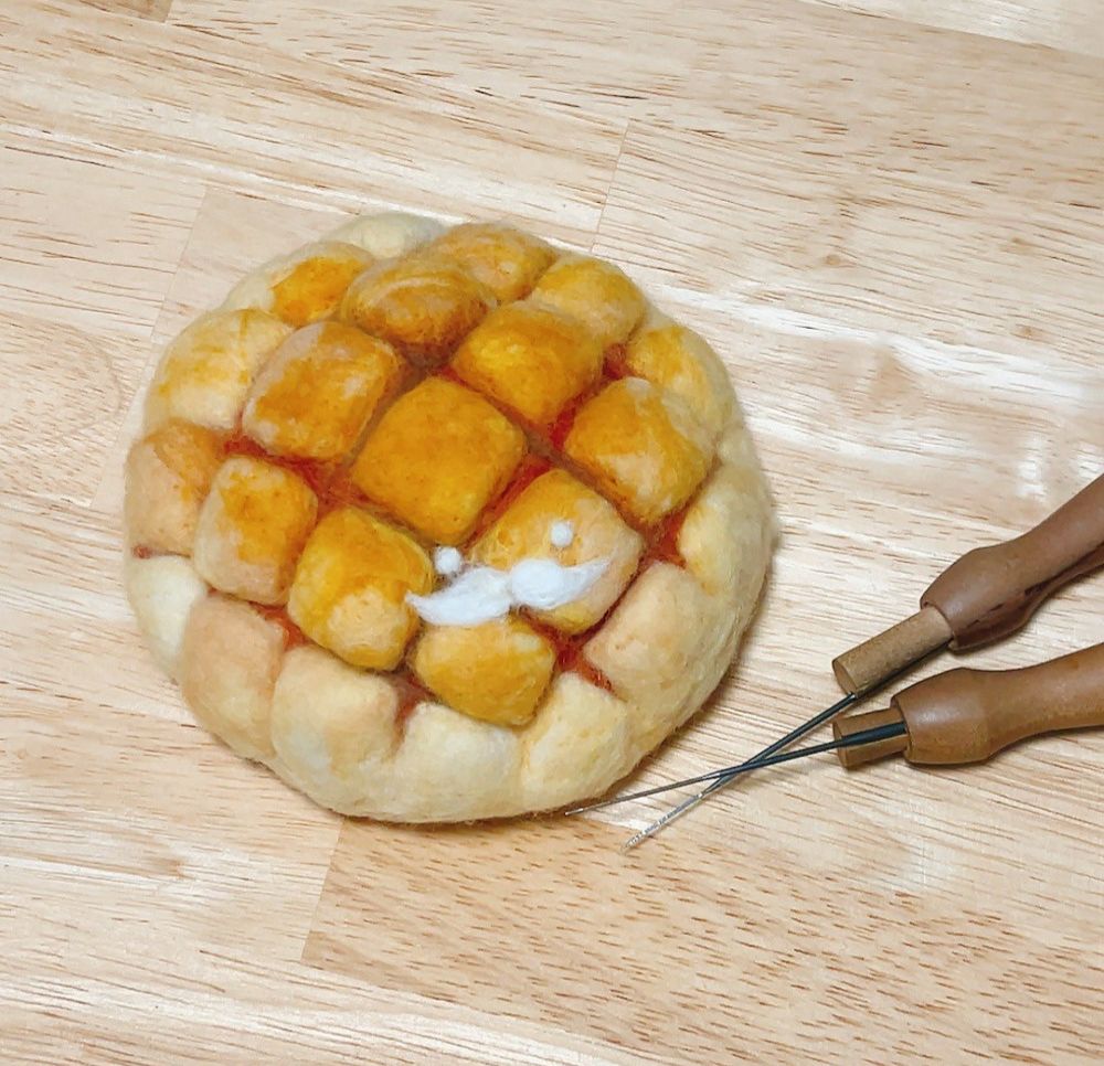 預購。菠蘿麵包羊毛氈。1:1。完成品。此款有香草味道，不喜歡請備註。