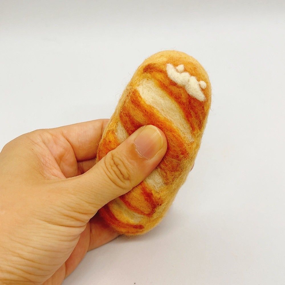 預購。法國麵包羊毛氈。中。完成品。此款有香草味道，不喜歡請備註。