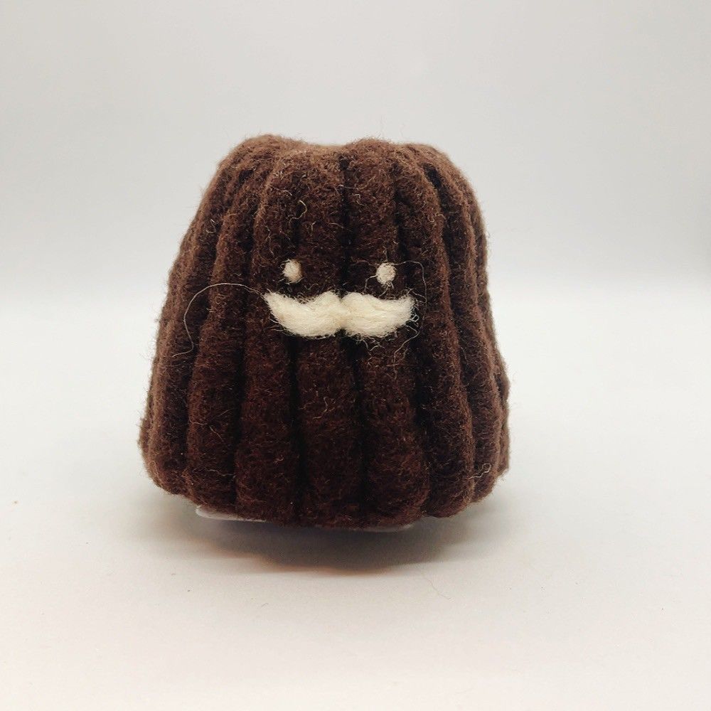 預購。走路可麗露羊毛氈。完成品。此款有香草味道，不喜歡請備註。預計9/12製作。按順序出貨。