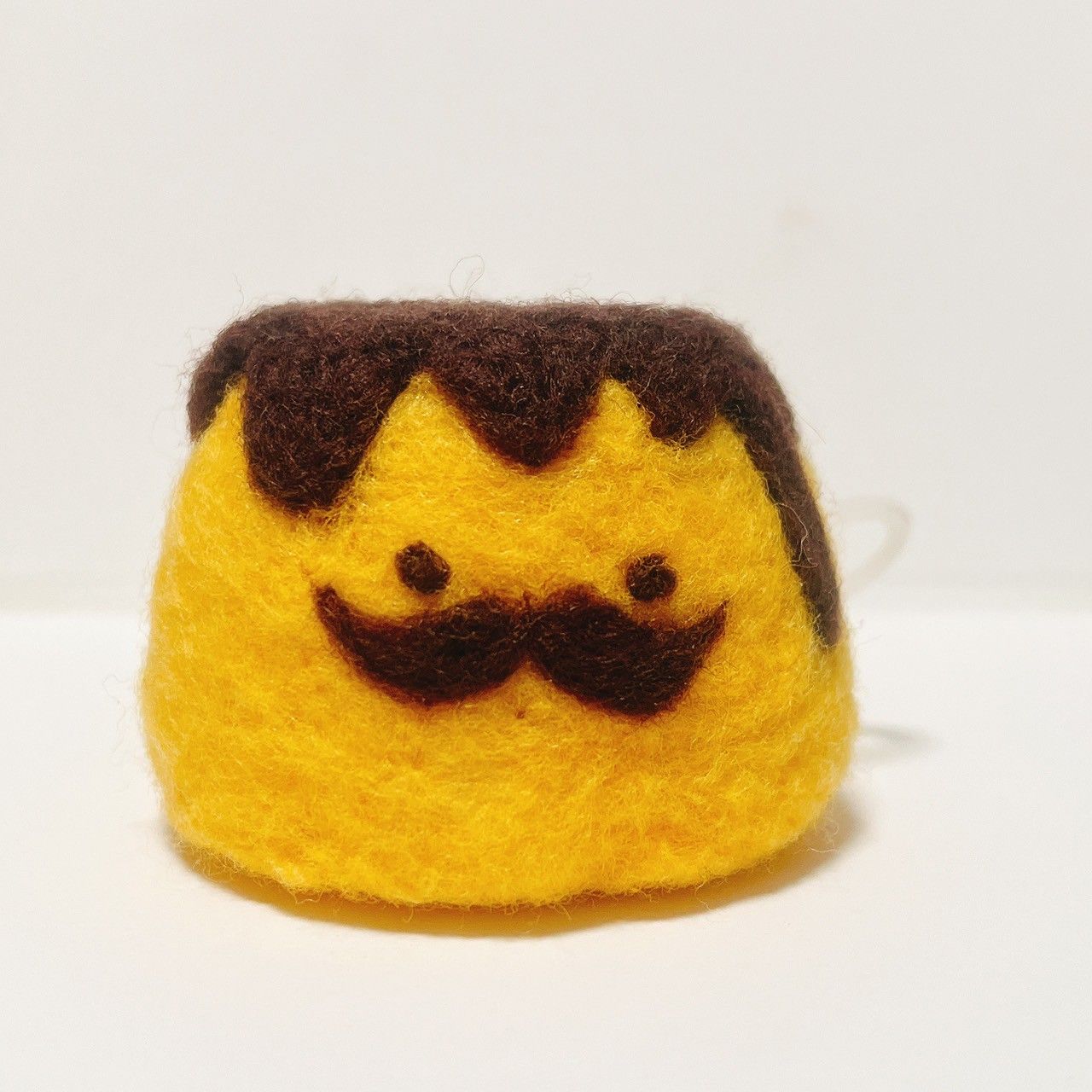 預購。飄移布丁羊毛氈。完成品。此款有香草味道，不喜歡請備註。預計9/12製作。按順序出貨。