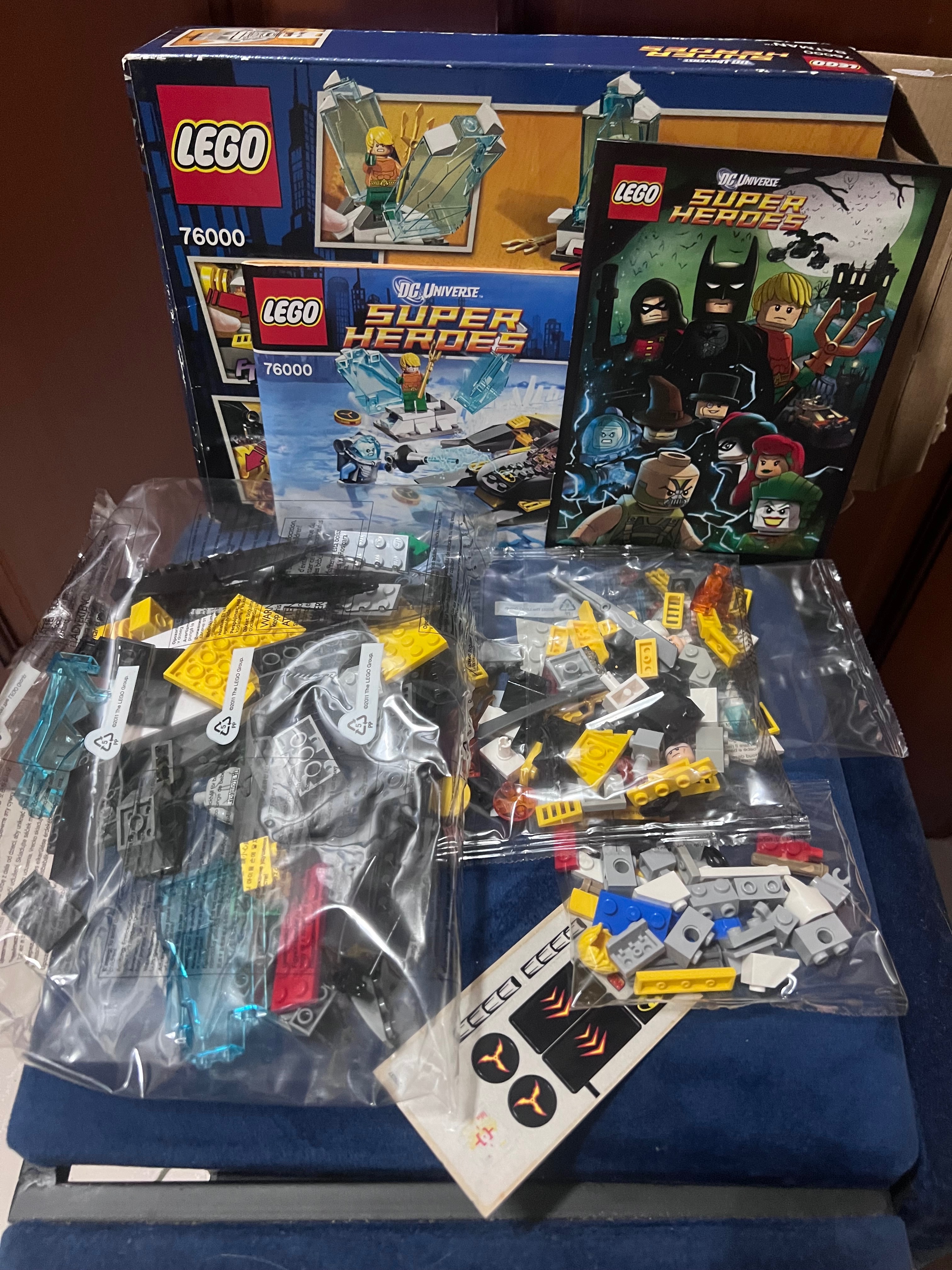 LEGO 76000 取出白色蝙蝠俠 其餘都在