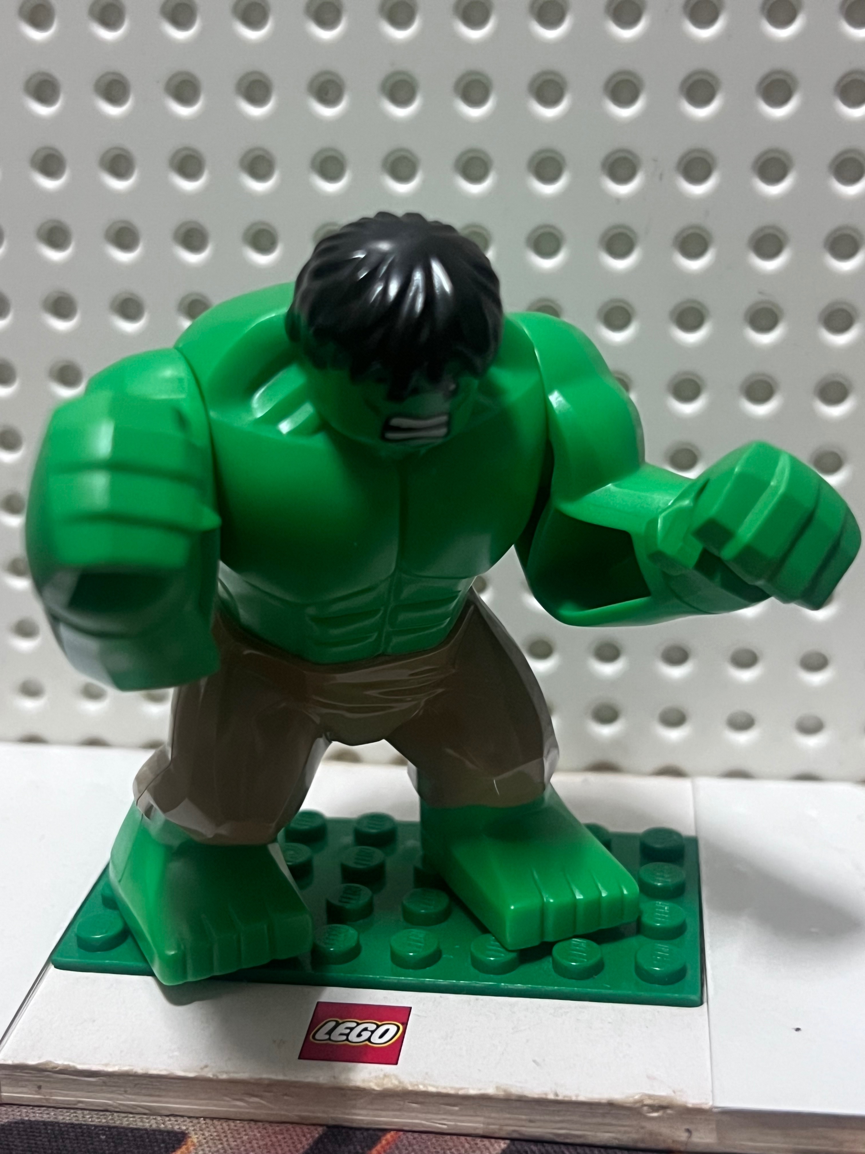 LEGO 浩克人偶