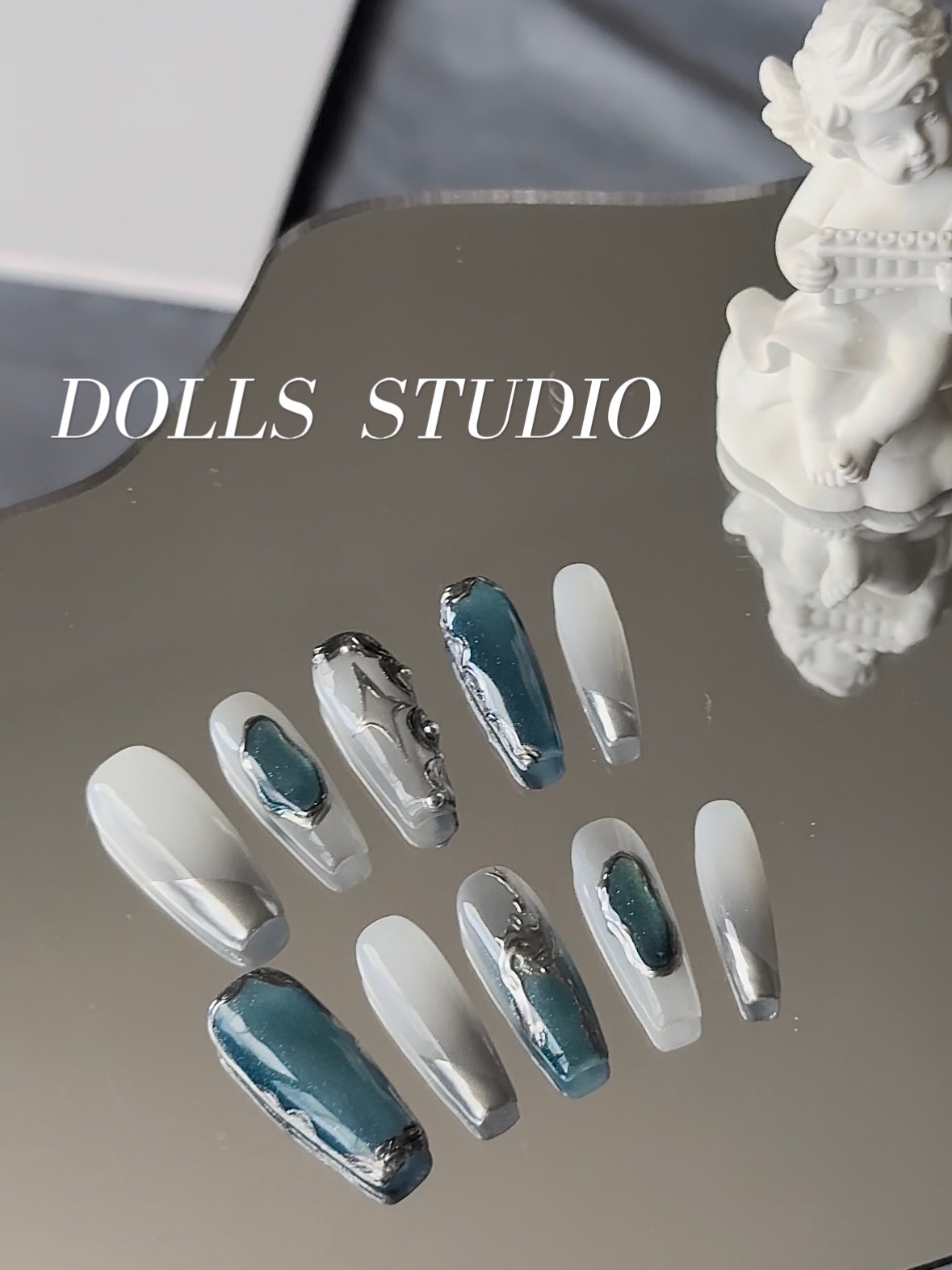 DOLLS原創《謐境｜Stillwater》