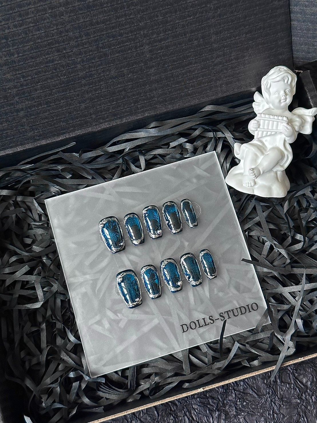 DOLLS嚴選《藍語》