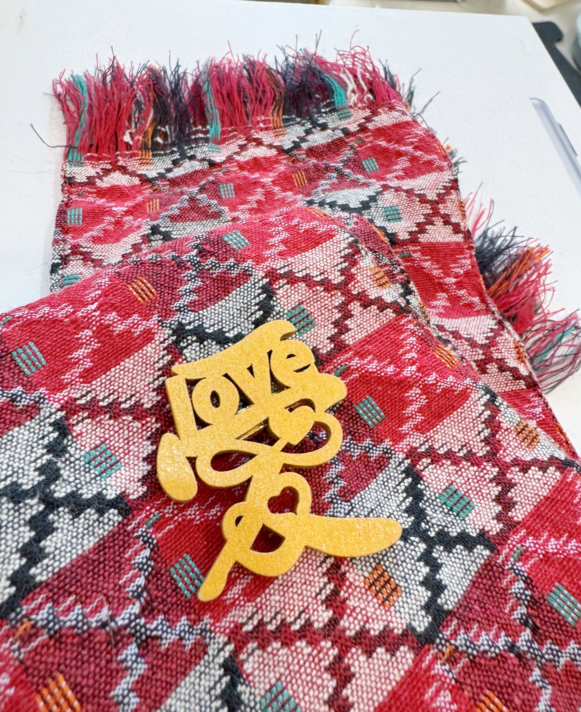 金愛胸針