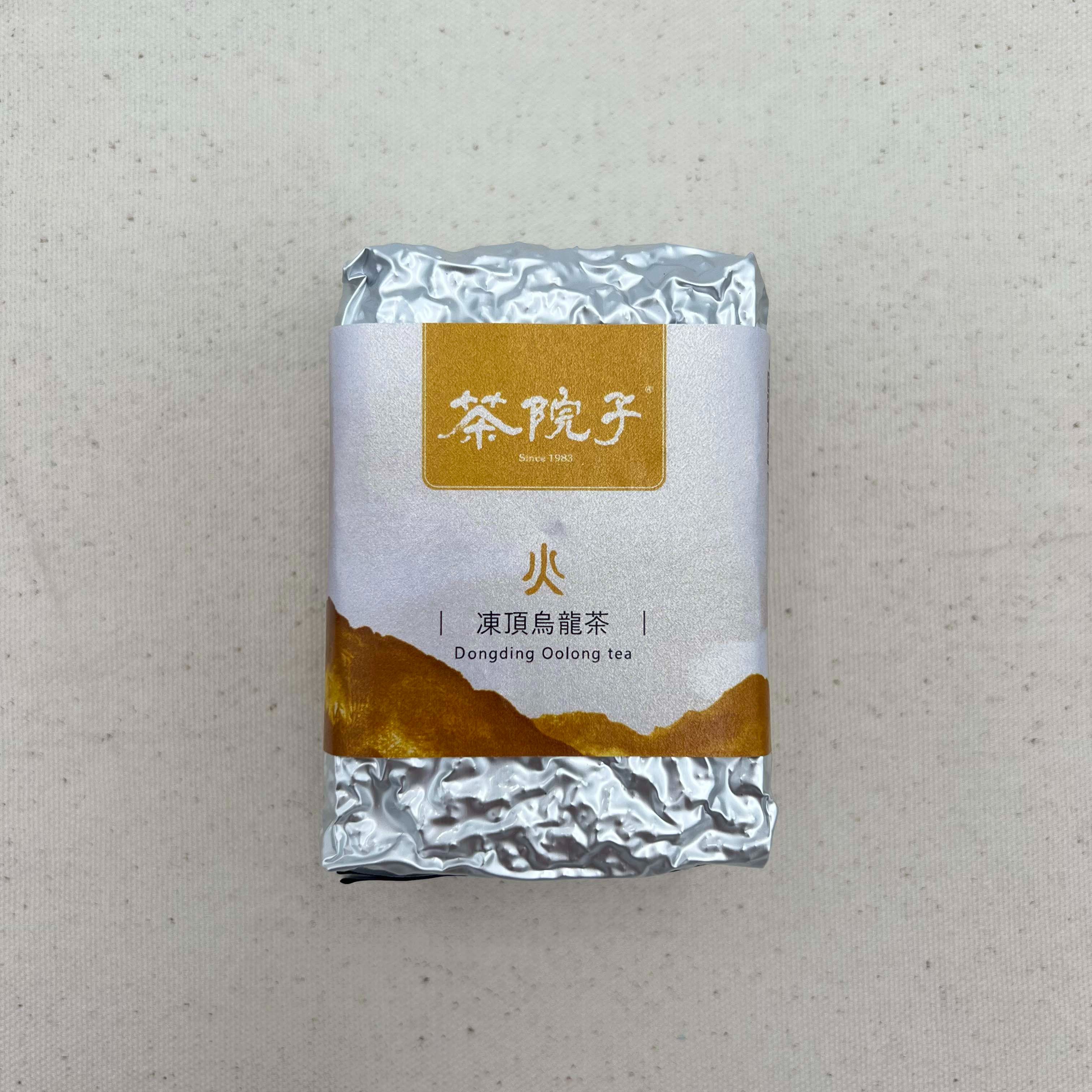 《茶院子》【凍頂烏龍茶】茶農自產自銷 中度發酵茶 炭焙味