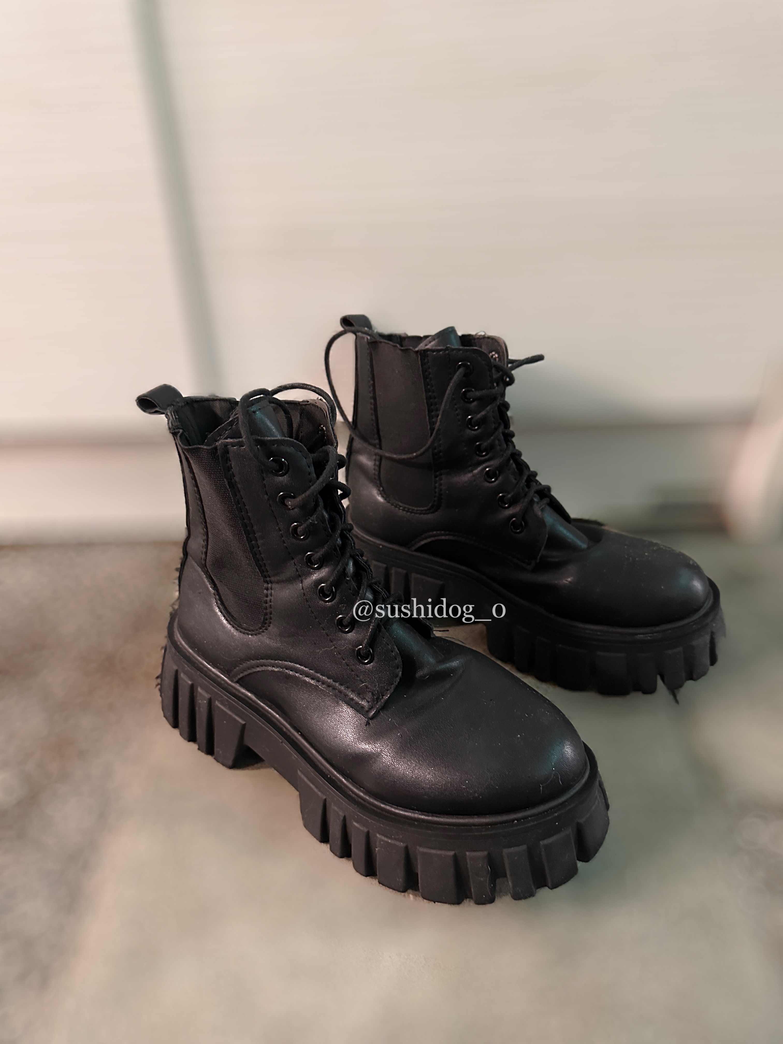 11月限定活動🤎下單鞋子即贈送精選穿照任選2張❣️原味鞋子 原味拖鞋 原味靴子 僅此一雙‼️