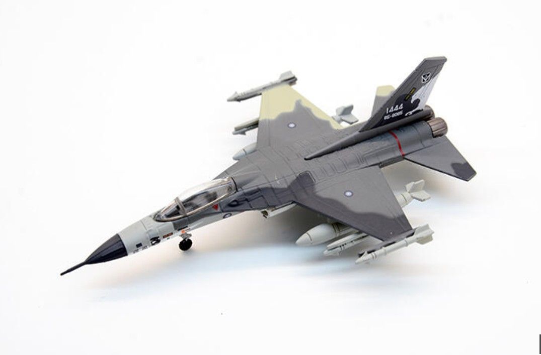 品項H   1/144彩翼  經國號  F-CK-1A 單座機  機號#1444   （全新）
