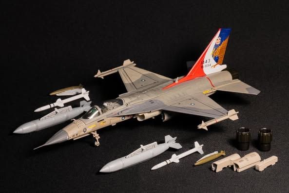 TTF 經國號單座 台南彩繪機 機號#1443 MK82炸彈  （全新）