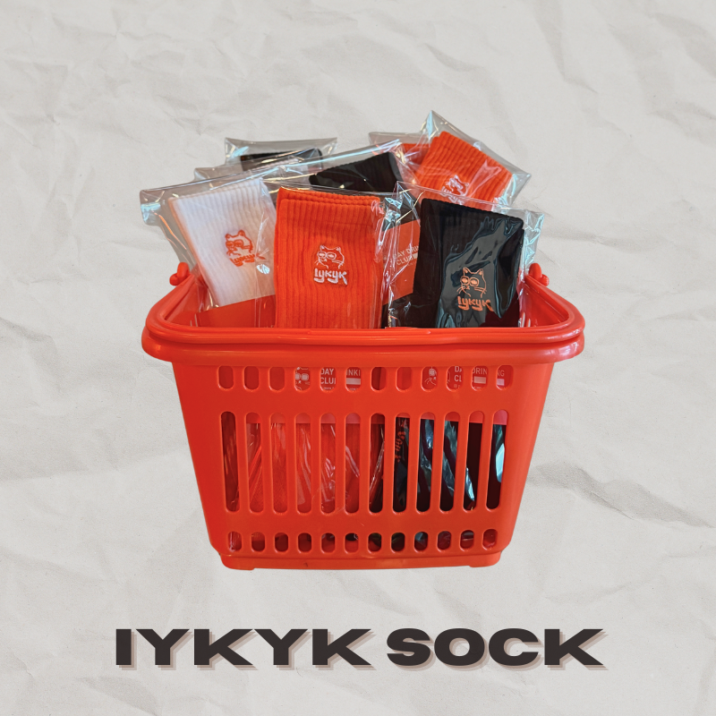 IYKYK 懂喝 Logo襪