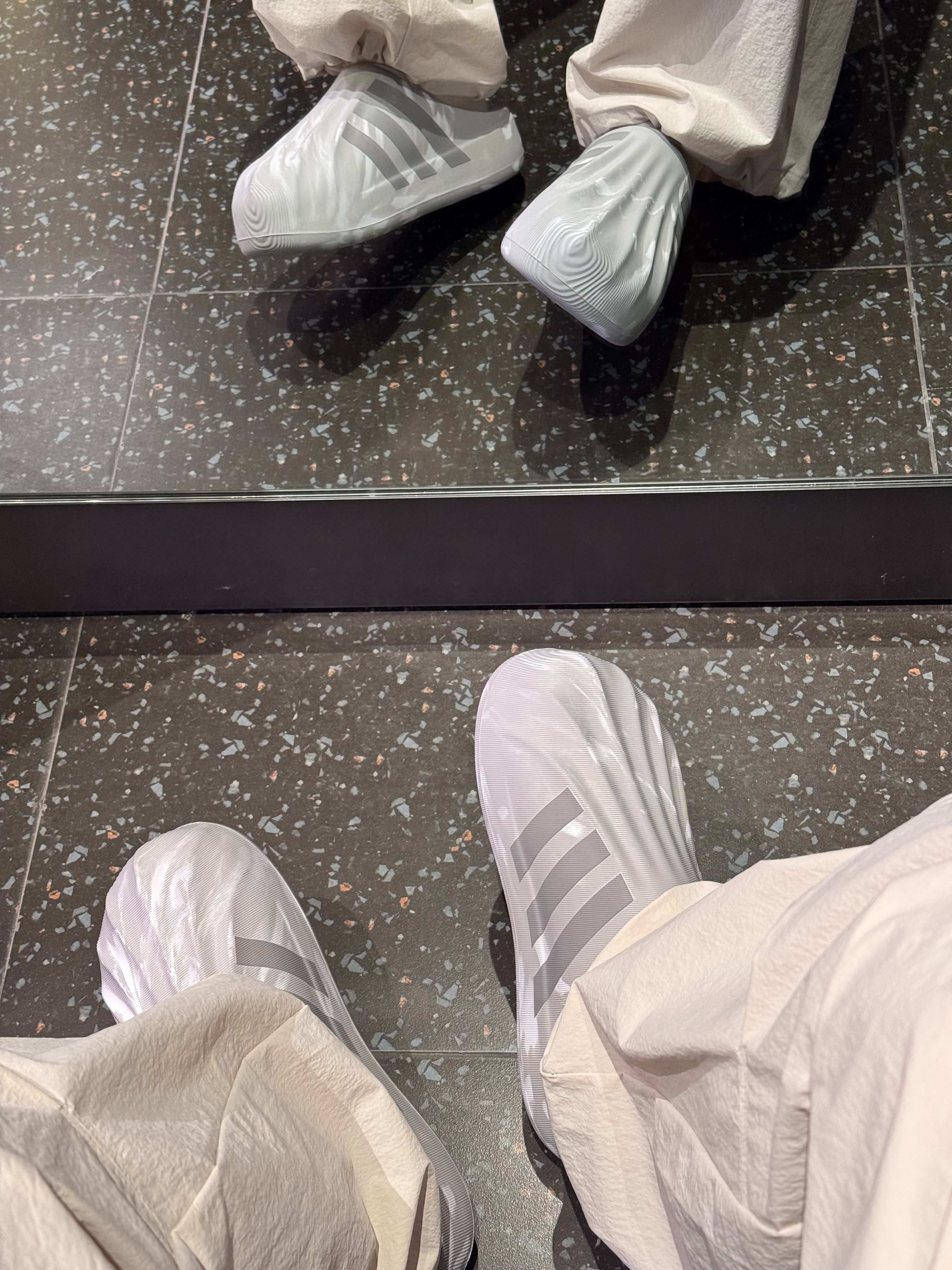 ＜預購＞愛迪達 灰色迷彩貝殼鞋