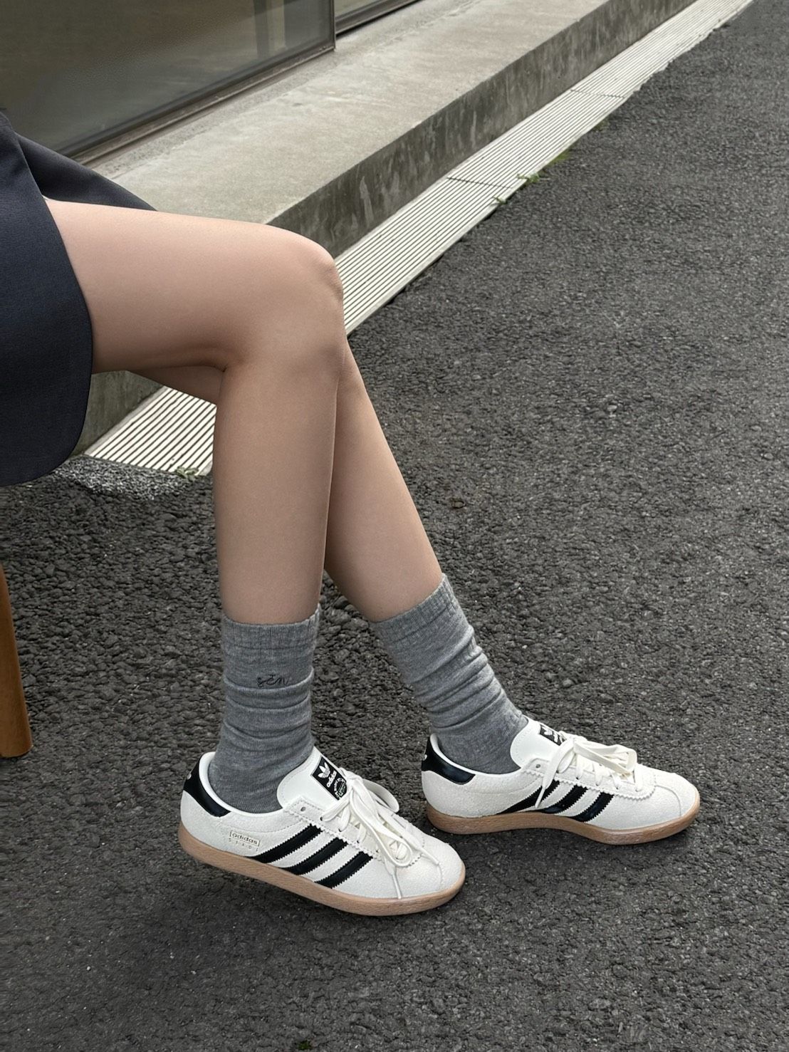 ＜預購＞ADIDAS  經典 米灰