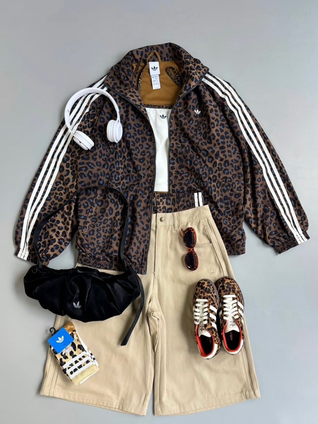 ＜預購＞A didas 豹紋立領外套