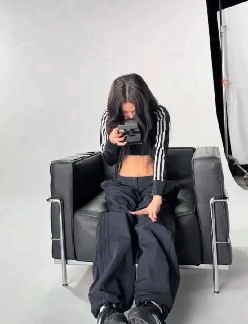 ＜預購 Jennie 同款＞愛迪達 傘兵褲 香蕉褲
