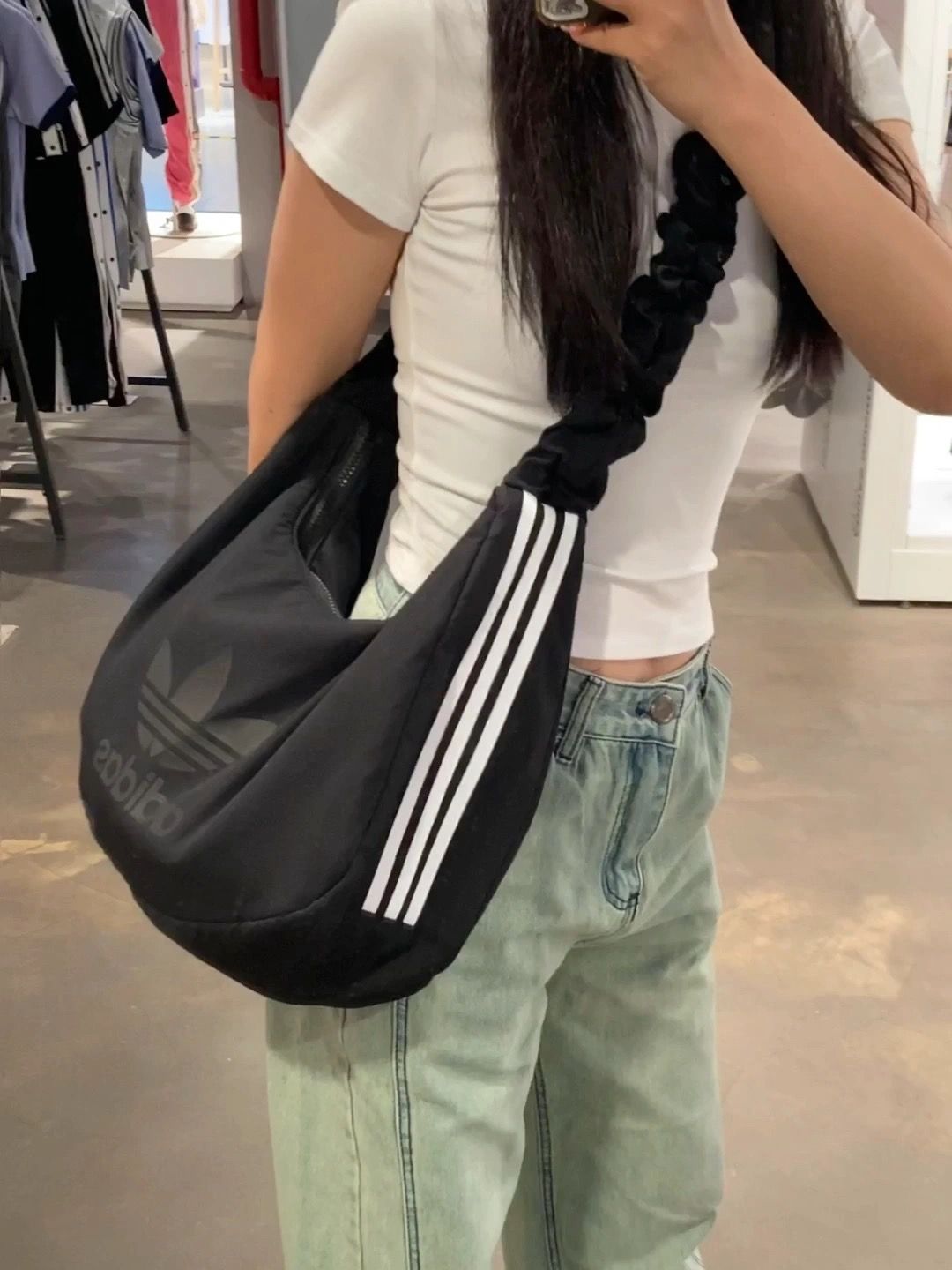 ＜預購＞全家福 A D I D A S 皺褶雲朵包 長度可自行調節!!!! 可以斜背.肩背.手提